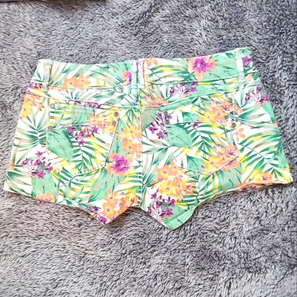 Shorts Bundle #1 - Picture 9 of 10